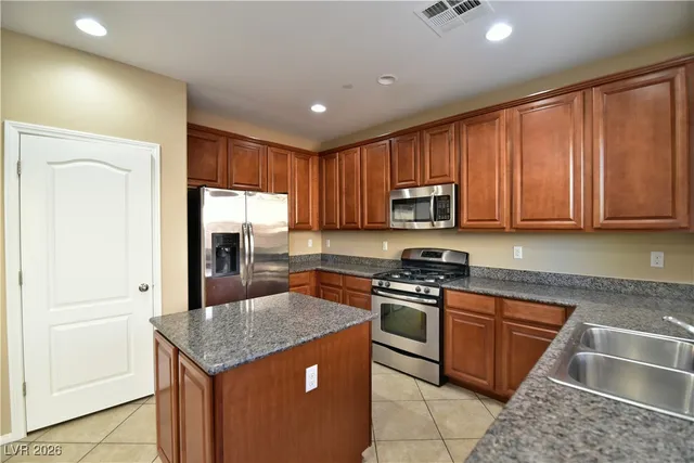 $2,195 | 745 Calamus Palm Place, Henderson, NV 89011