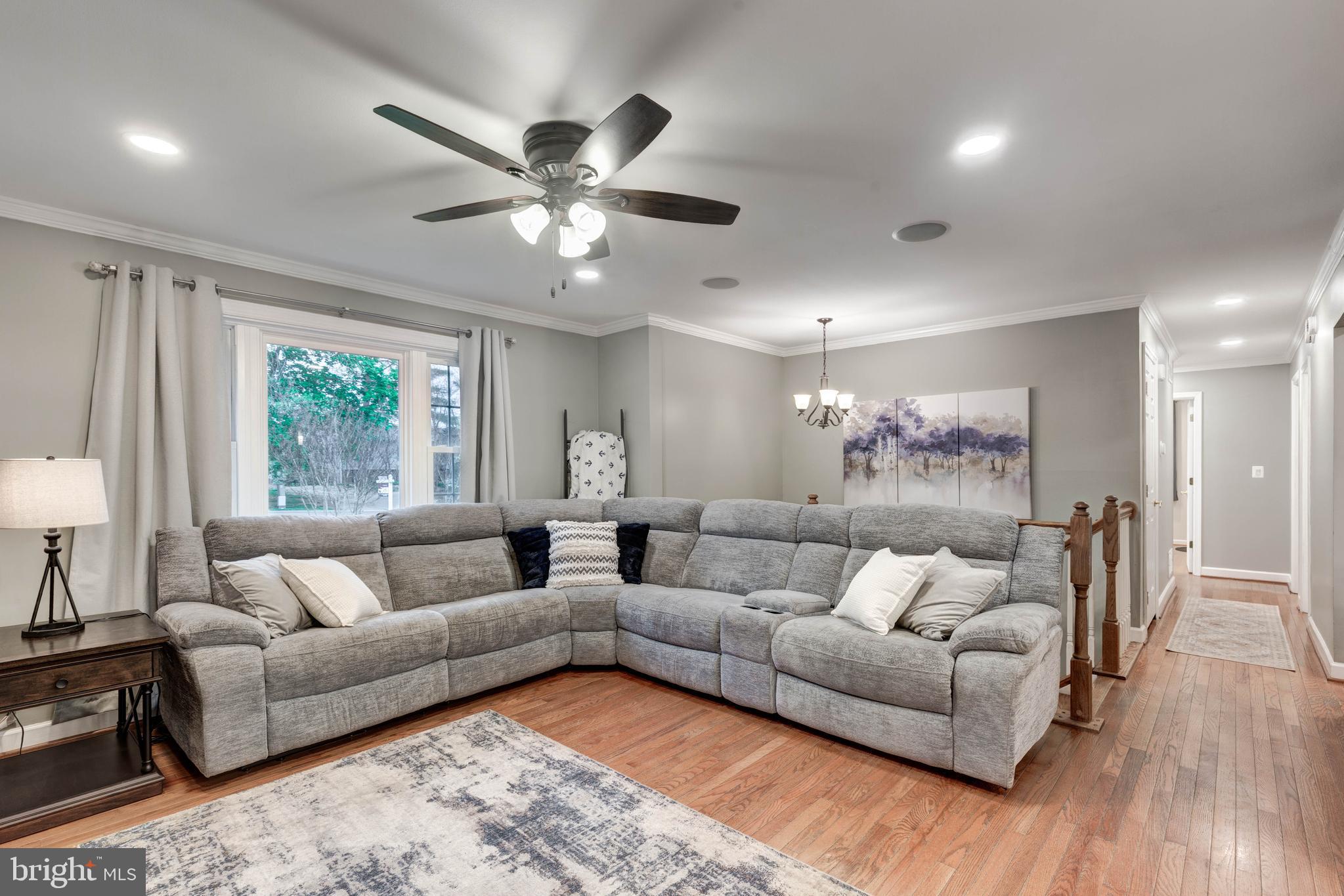 2631 Coon Club Road Westminster, MD 21157 - Photo 15 of 43 Living room
