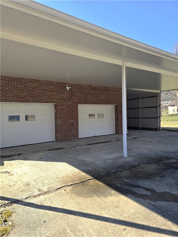 770 Pittsburgh Road Butler, PA 16002 - Photo 31 of 32 a view of a garage