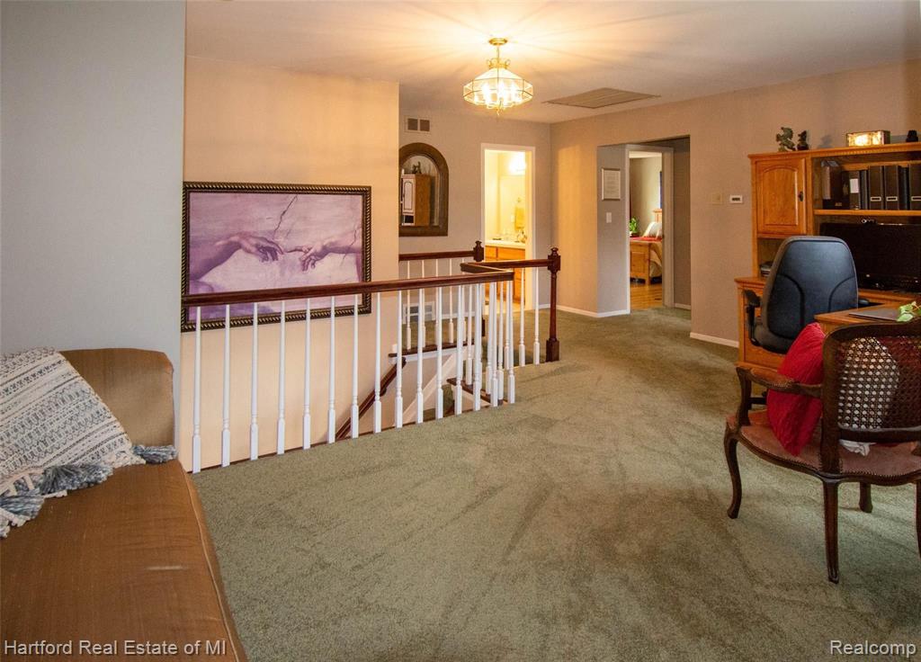 35701 Congress Road Farmington Hills, MI 48335 - Photo 18 of 45