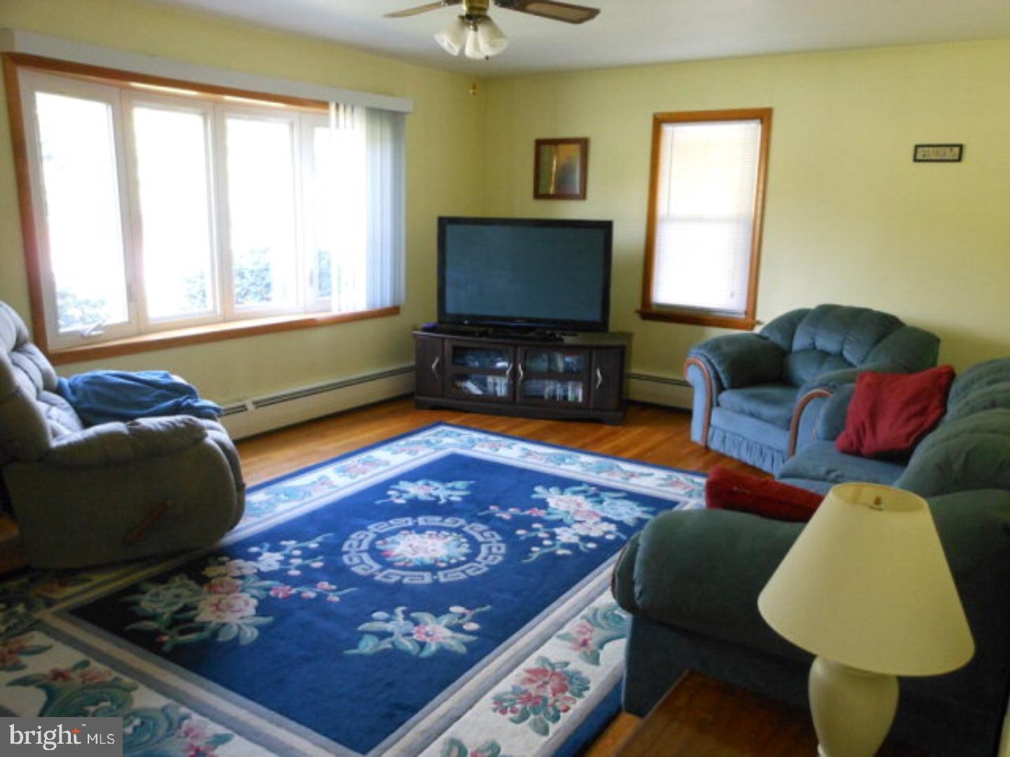 282 Sweet Arrow Lake Road Pine Grove, PA 17963 - Photo 3 of 23 Living Room