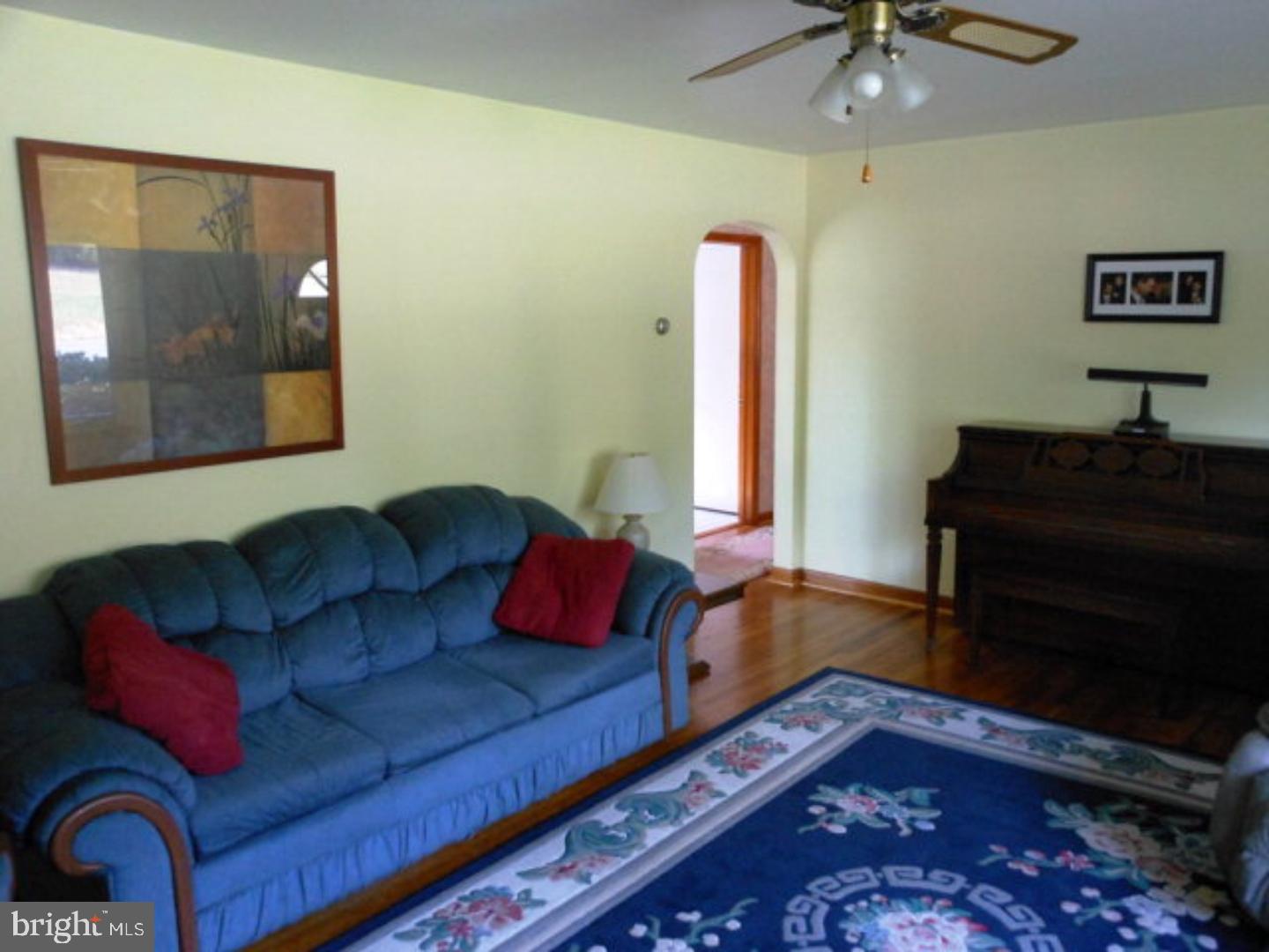 282 Sweet Arrow Lake Road Pine Grove, PA 17963 - Photo 4 of 23 Living Room