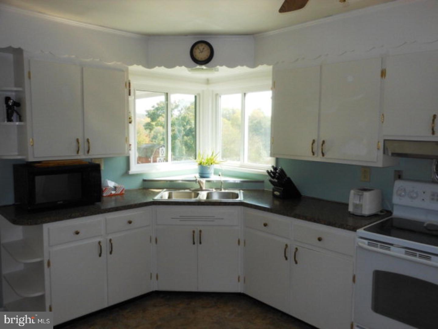 282 Sweet Arrow Lake Road Pine Grove, PA 17963 - Photo 6 of 23 Kitchen