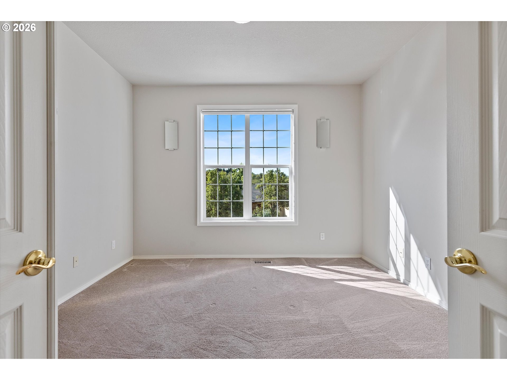 2391 Southwest Border Way Gresham, OR 97080 - Photo 13 of 38