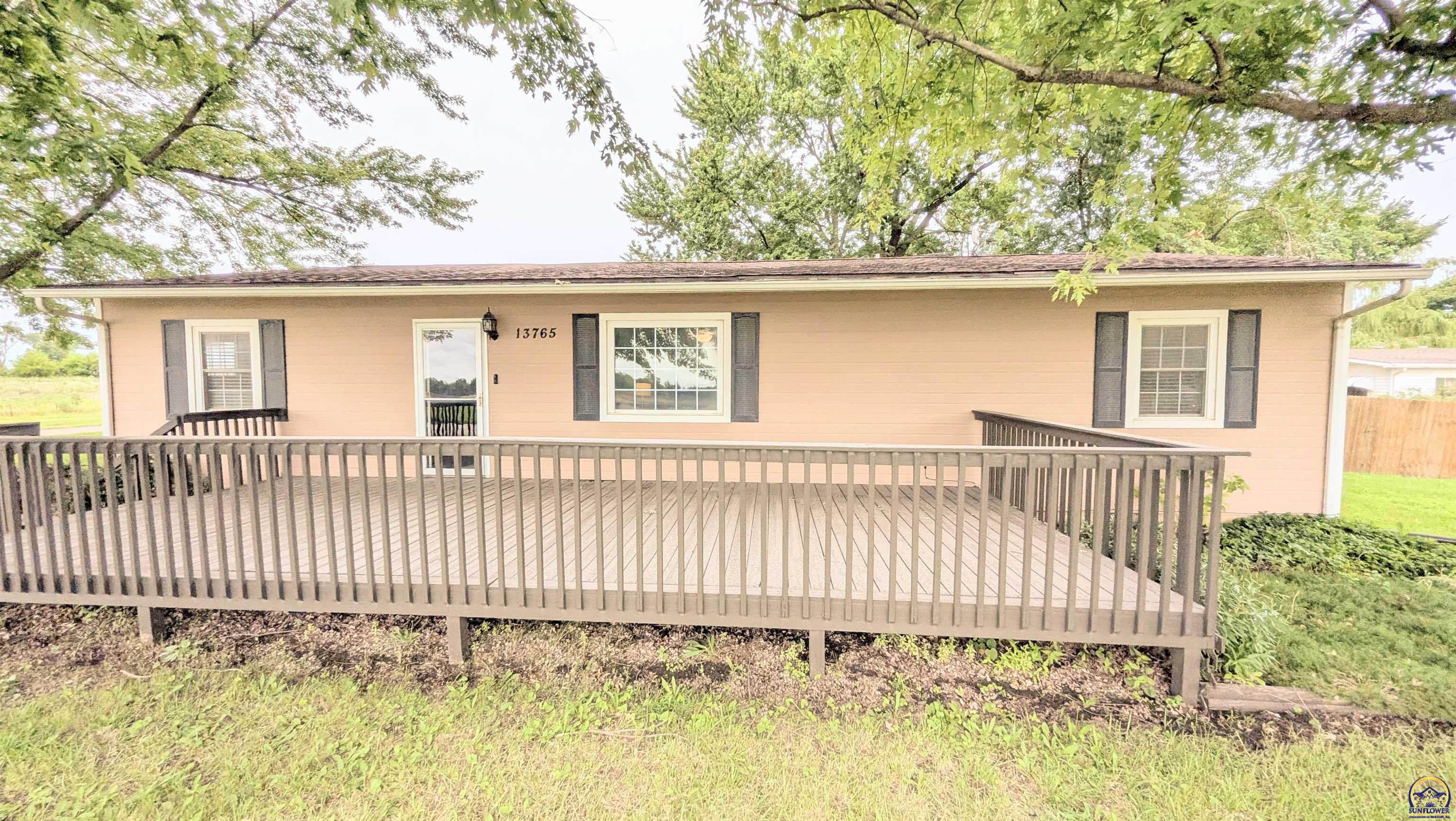 13765 South Morrill Road Carbondale, KS 66414 - Photo 6 of 46