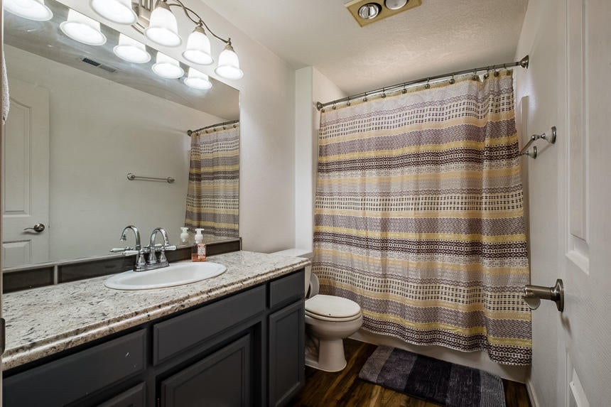 409 Montclair Way Eagle Point, OR 97524 - Photo 17 of 27 409 Montclair-18