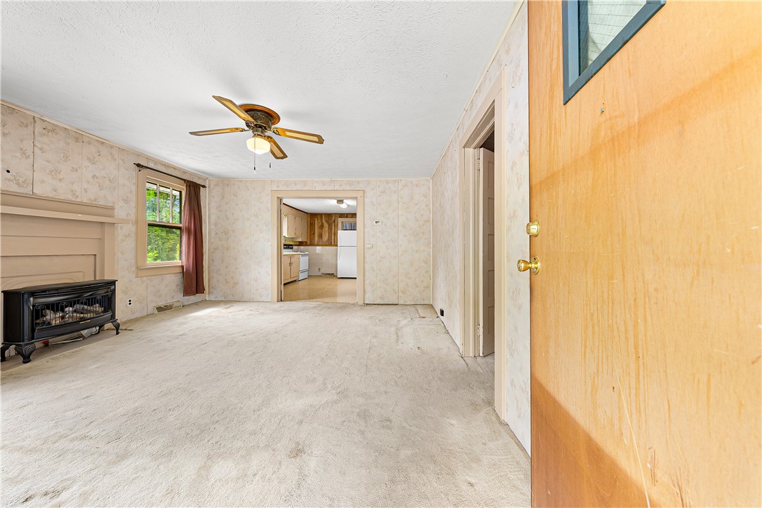 102 Robinson Avenue Easley, SC 29640 - Photo 4 of 24