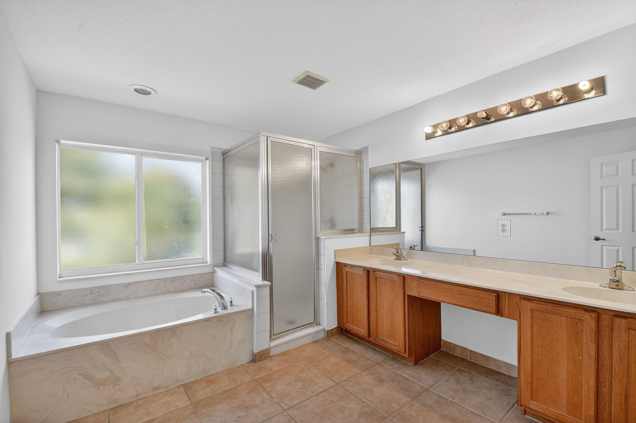 1053 Center Stone Lane Riviera Beach, FL 33404 - Photo 24 of 51 Master Bathroom