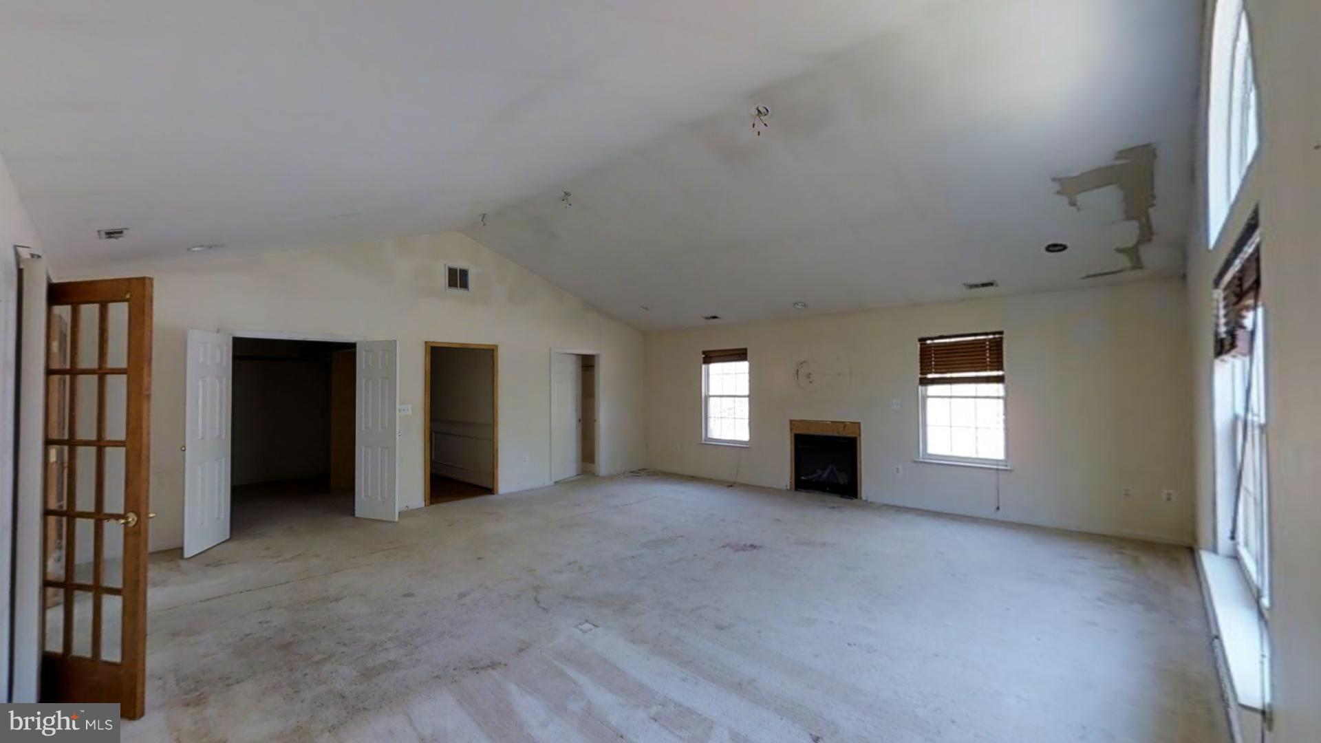 Bedroom (Master)