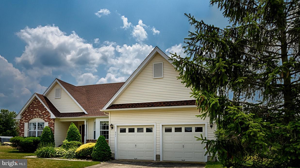 531 Riggs Avenue Berlin, NJ 08009 - Photo 4 of 22 2 car garage