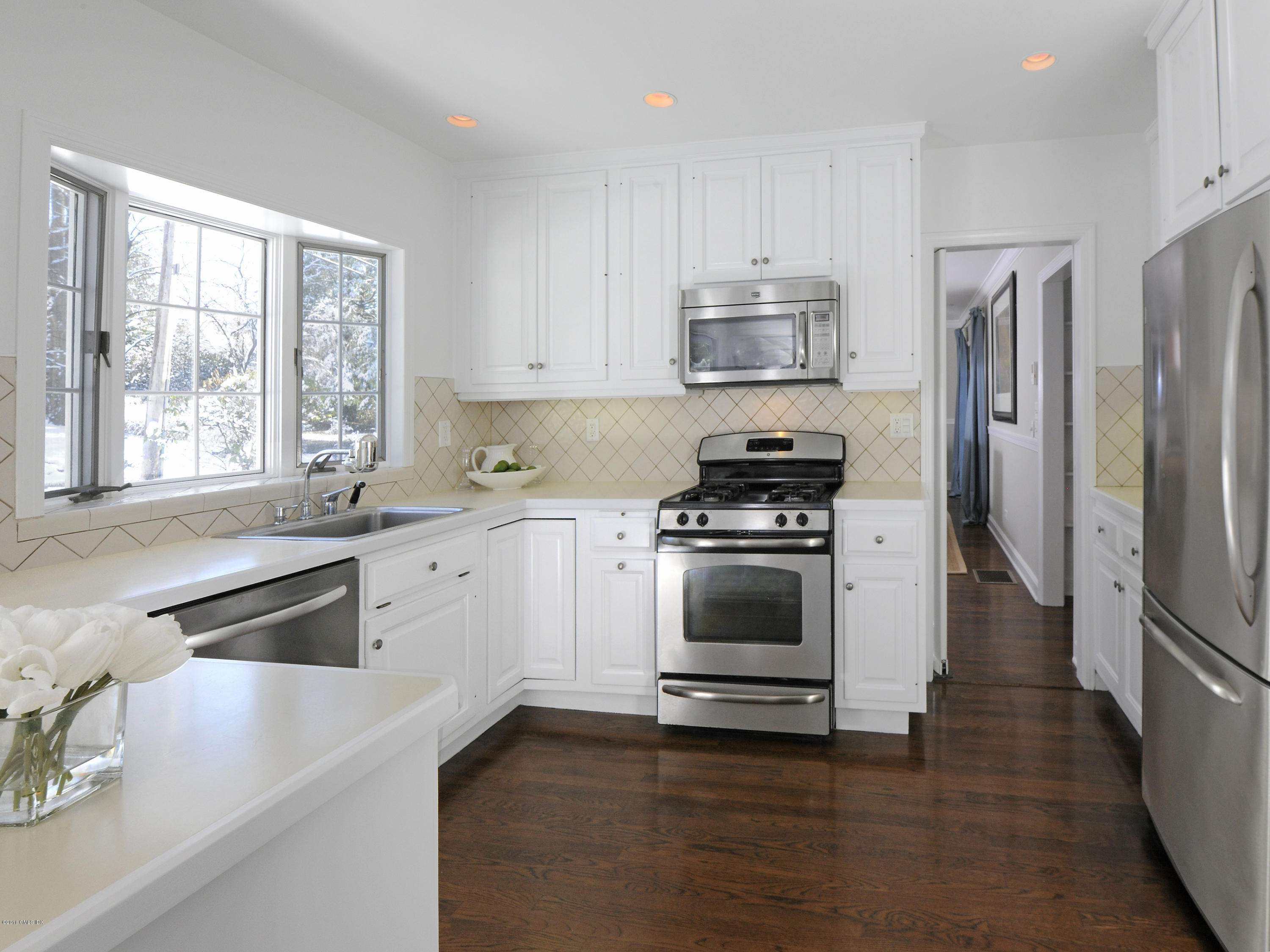 20 Gilliam Lane Riverside, CT 06878 - Photo 7 of 30 Kitch1