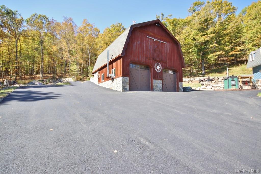 575 Roosa Gap Road Bloomingburg, NY 12721 - Photo 9 of 50 a view of a house with a street