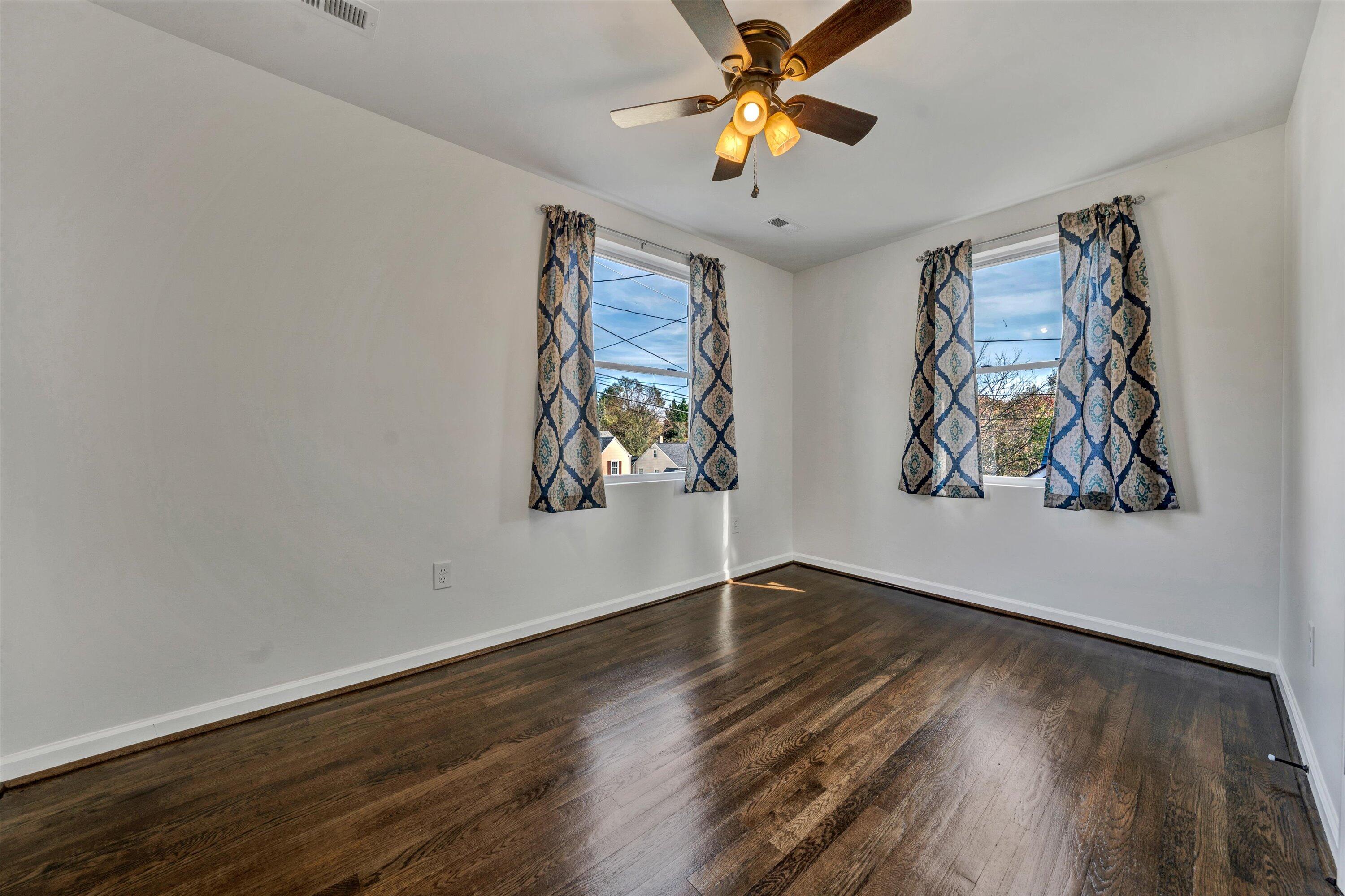 2519 Spring Road Southwest Roanoke, VA 24015 - Photo 13 of 29 13-110620230039