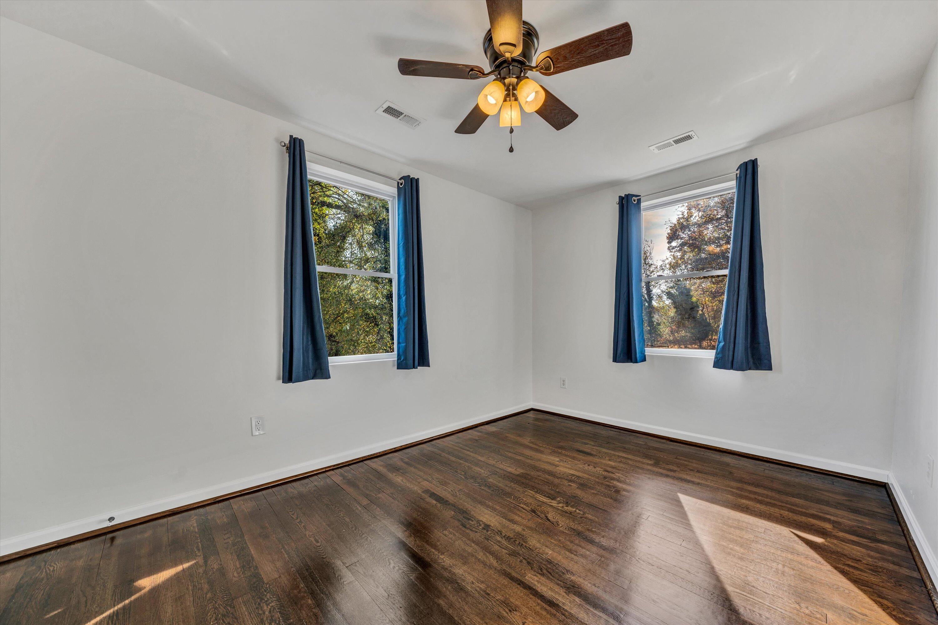 2519 Spring Road Southwest Roanoke, VA 24015 - Photo 14 of 29 14-110620230040