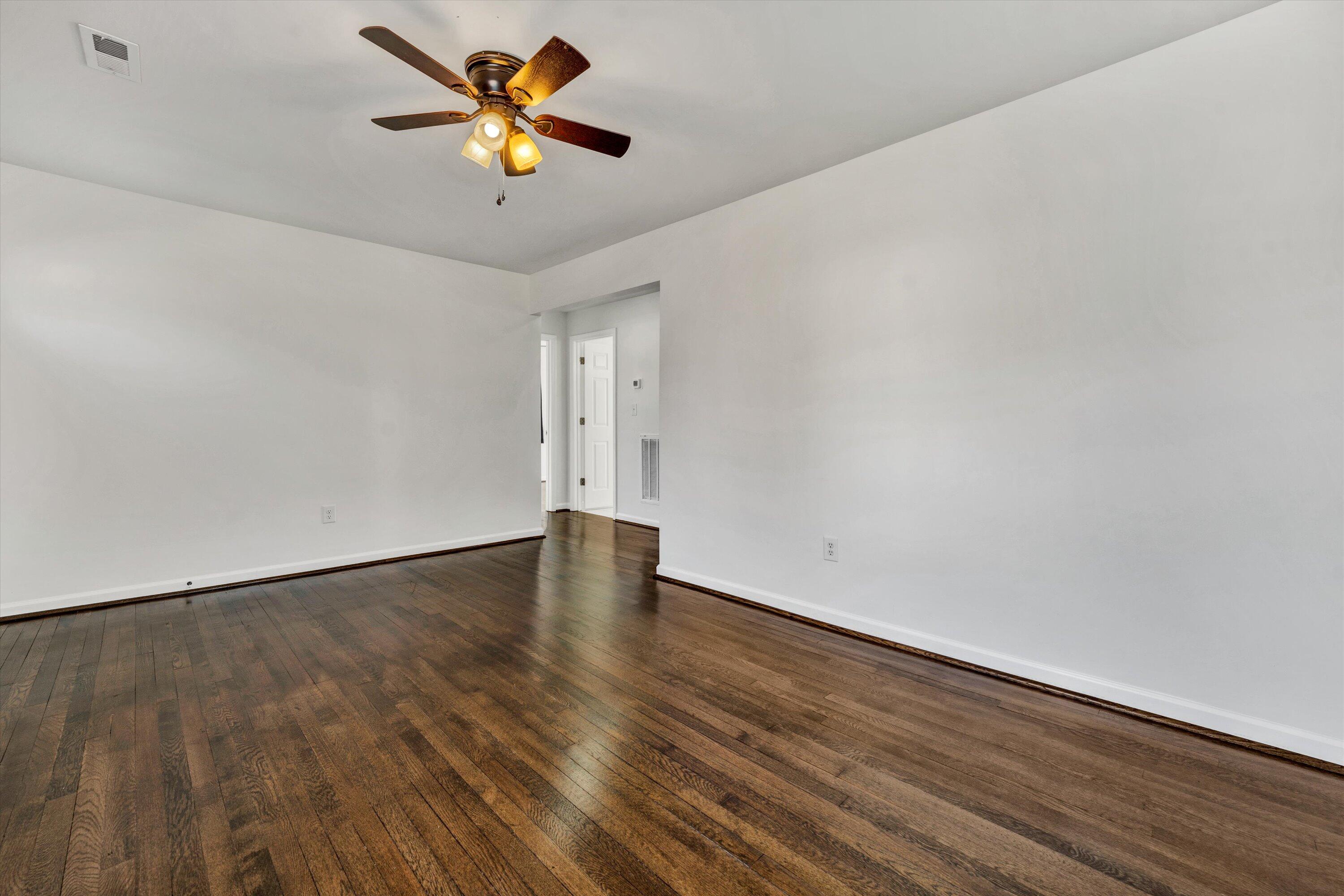 2519 Spring Road Southwest Roanoke, VA 24015 - Photo 5 of 29 05-110620230031