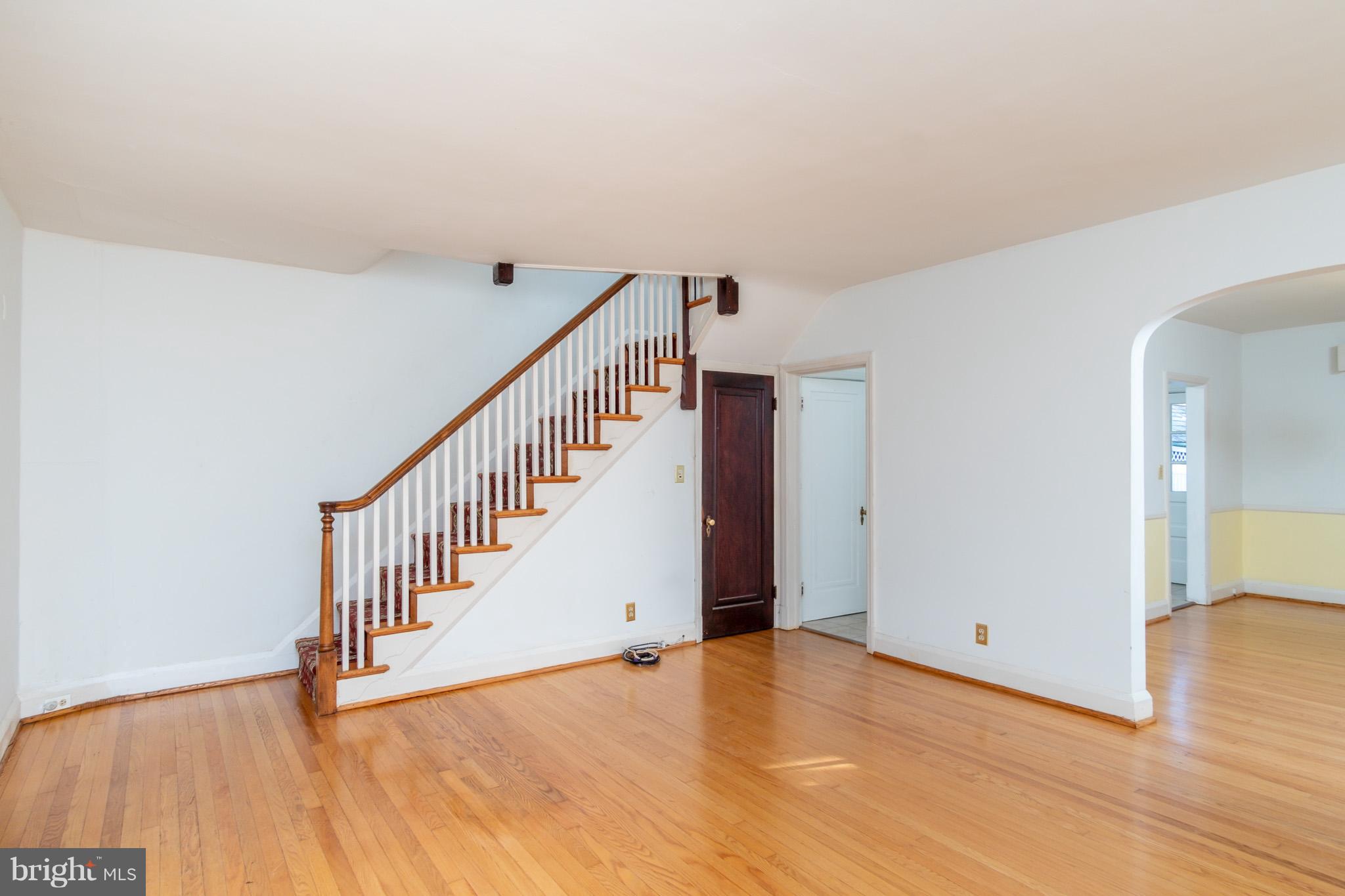224 Murdock Road Baltimore, MD 21212 - Photo 6 of 27 Living Room (alt view)