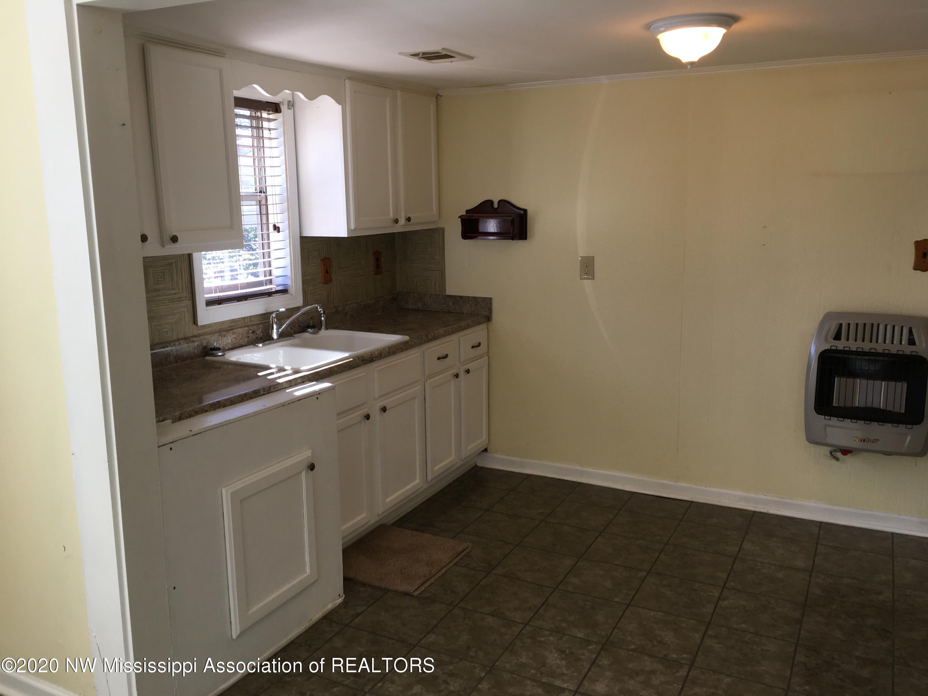 92 Early Grove Road Lamar, MS 38642 - Photo 12 of 12 kitchen
