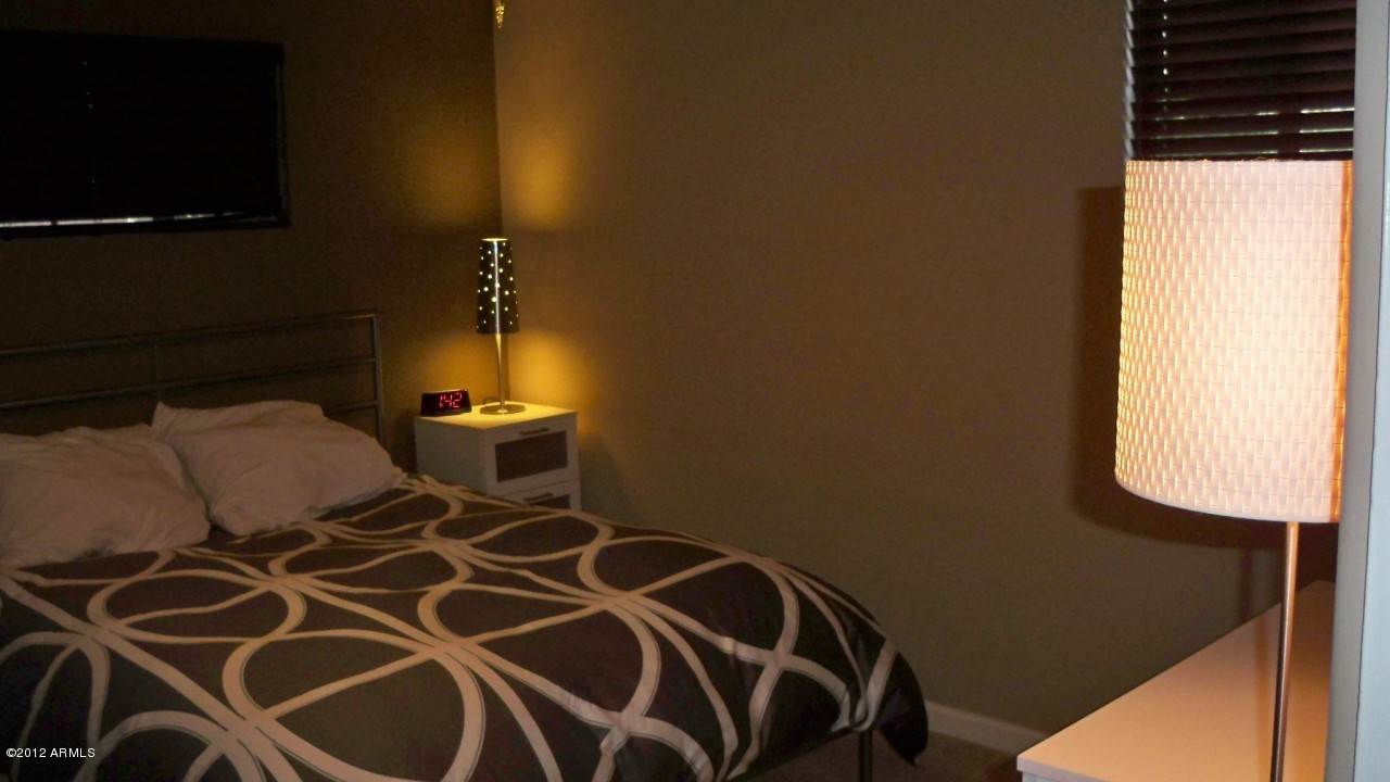 1142 East Lamar Road Phoenix, AZ 85014 - Photo 6 of 10 MASTER BEDROOM