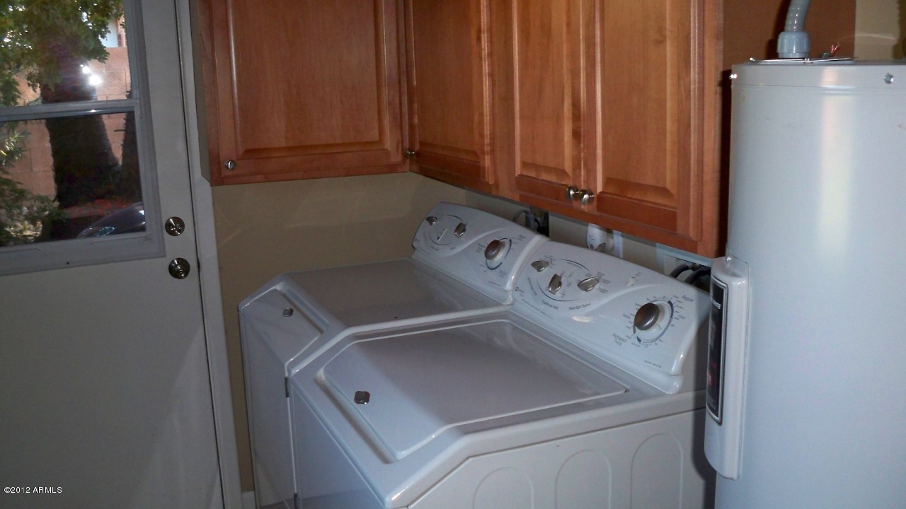 1142 East Lamar Road Phoenix, AZ 85014 - Photo 8 of 10 LAUNDRY ROOM