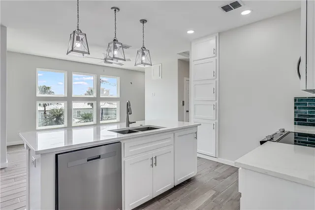 $914,900 | 603 East Avenue G, Unit 203, Port Aransas, TX 78373