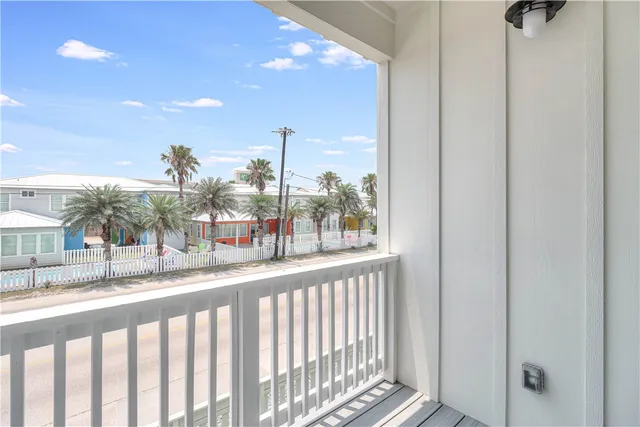 $914,900 | 603 East Avenue G, Unit 203, Port Aransas, TX 78373