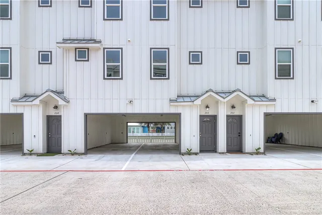 $914,900 | 603 East Avenue G, Unit 203, Port Aransas, TX 78373