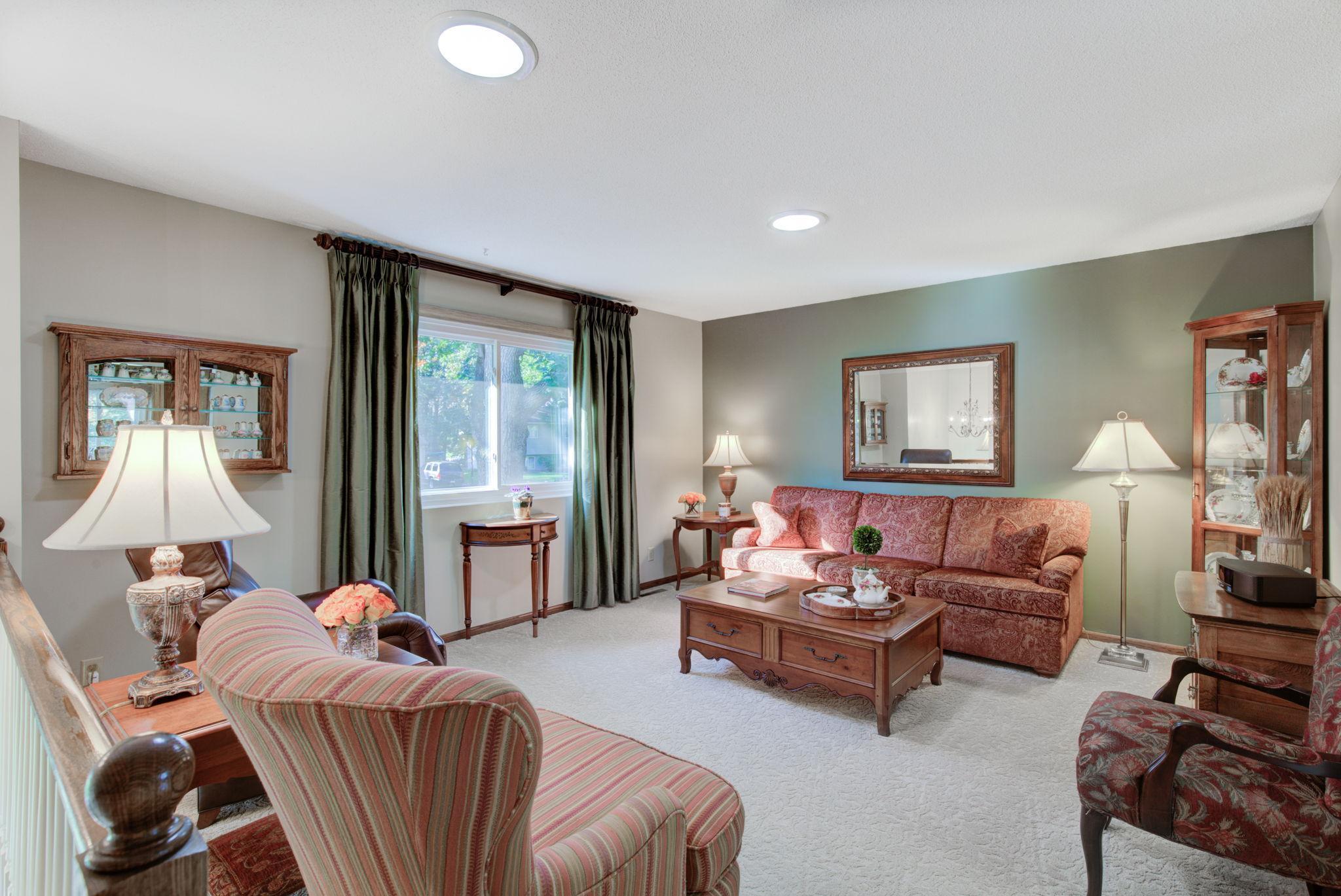 1025 Oak Ridge Point Northeast Blaine, MN 55434 - Photo 4 of 22 Gallery Image 4
