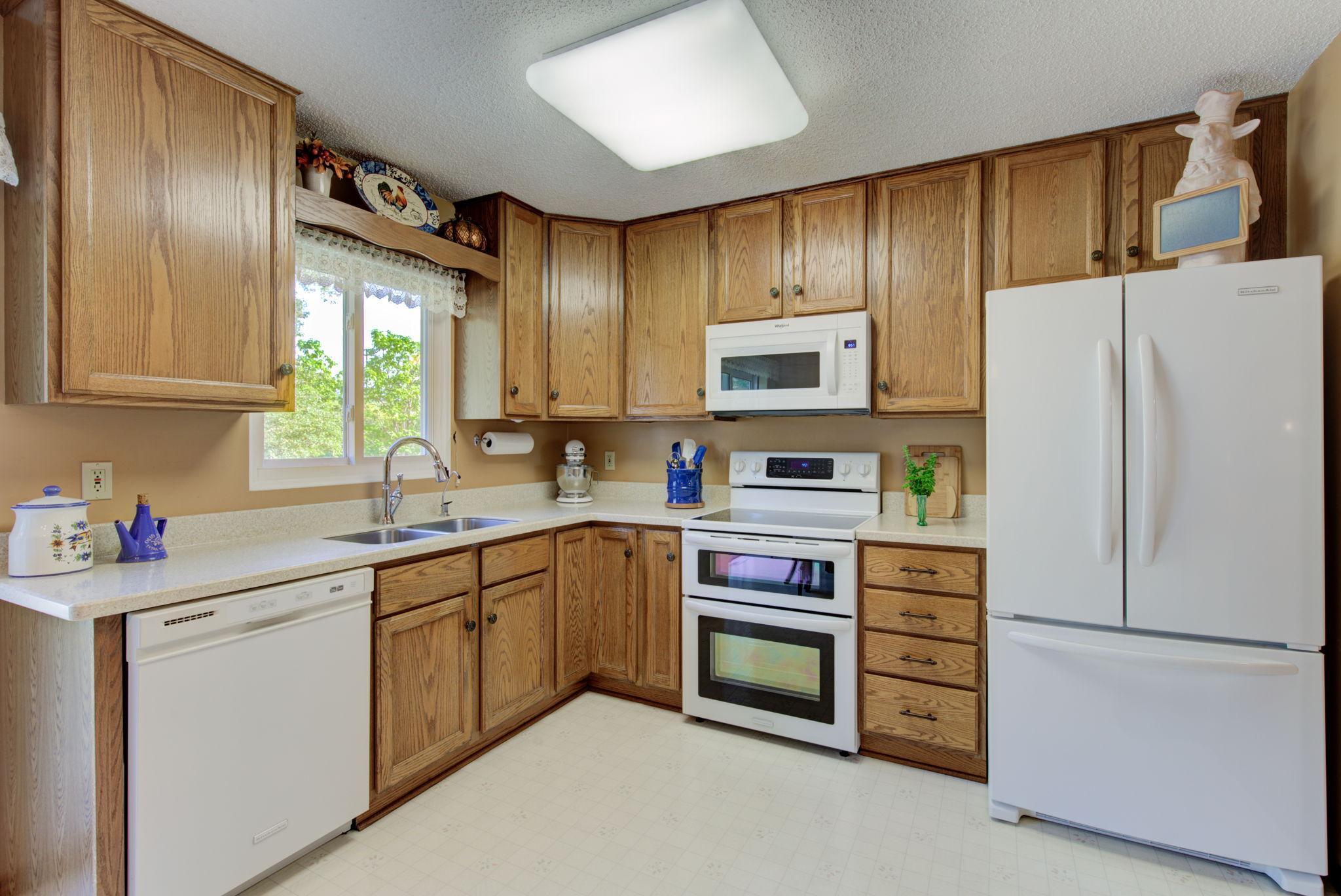 1025 Oak Ridge Point Northeast Blaine, MN 55434 - Photo 7 of 22 Gallery Image 7