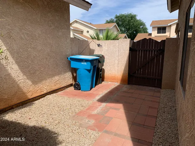 $2,000 | 18832 North 41st Drive, Glendale, AZ 85308