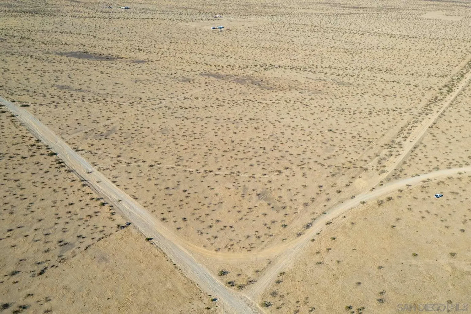 0 Panamint Trail, Unit 29 Helendale, CA 92342 - Photo 11 of 37 a bathroom with a bathtub