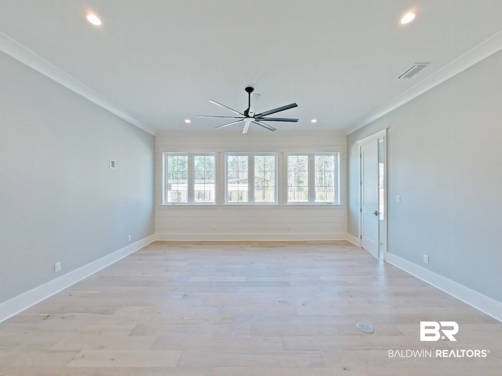 832 Inlet Circle Gulf Shores, AL 36542 - Photo 9 of 36 Living Room