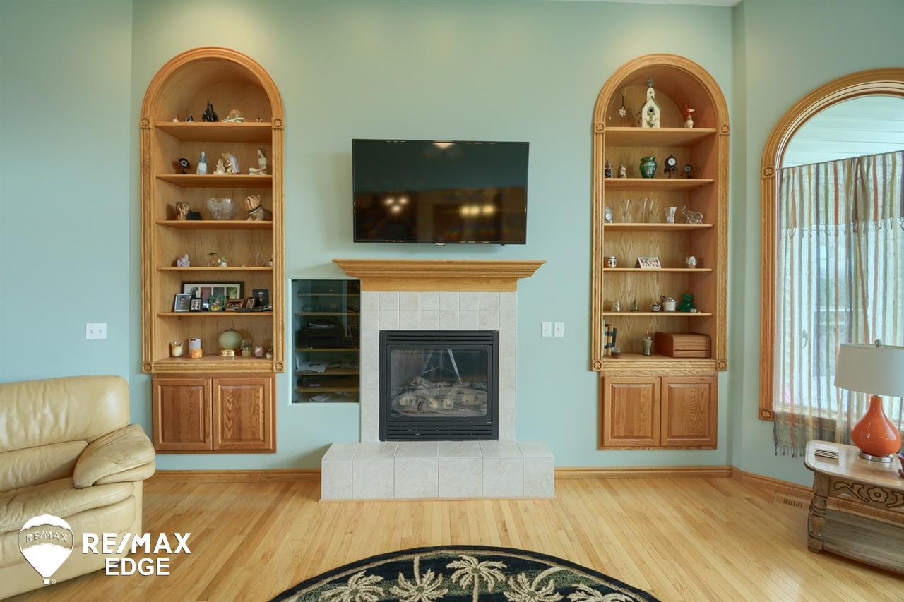 3385 North Henderson Road Davison, MI 48423 - Photo 6 of 44 21448872-5.JPG