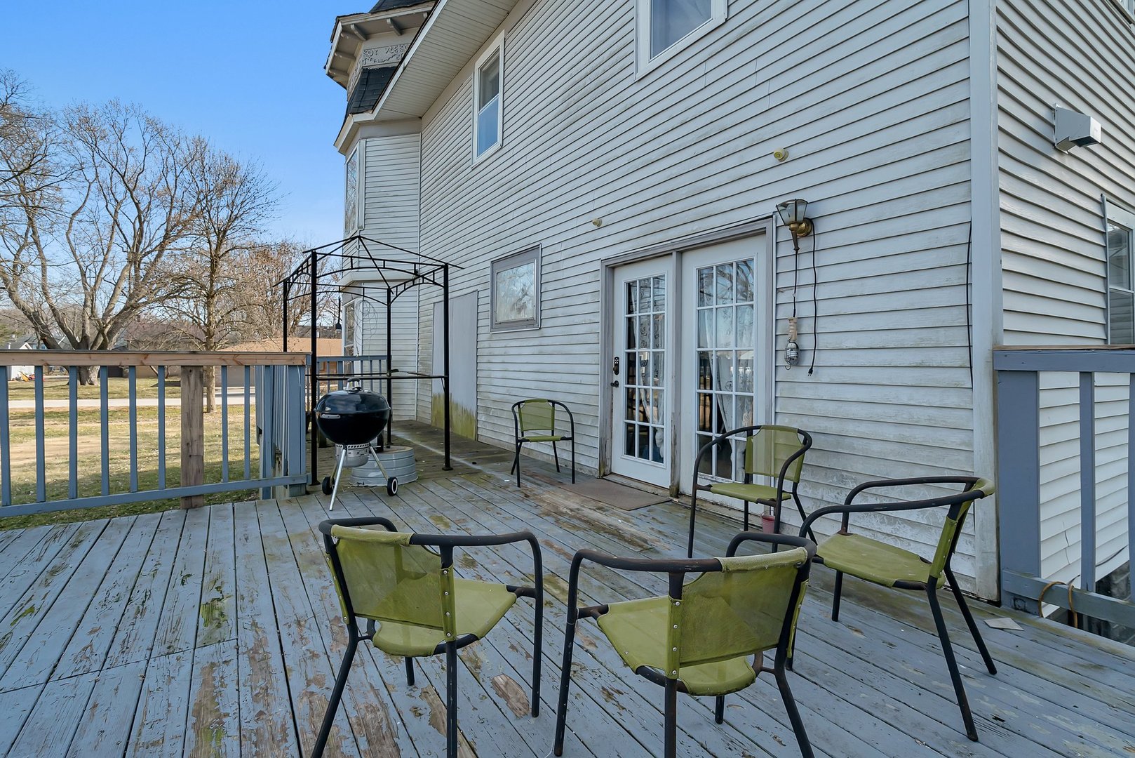 401 7th Street Mazon, IL 60444 - Photo 25 of 26 a view of a chairs and table in the balcony