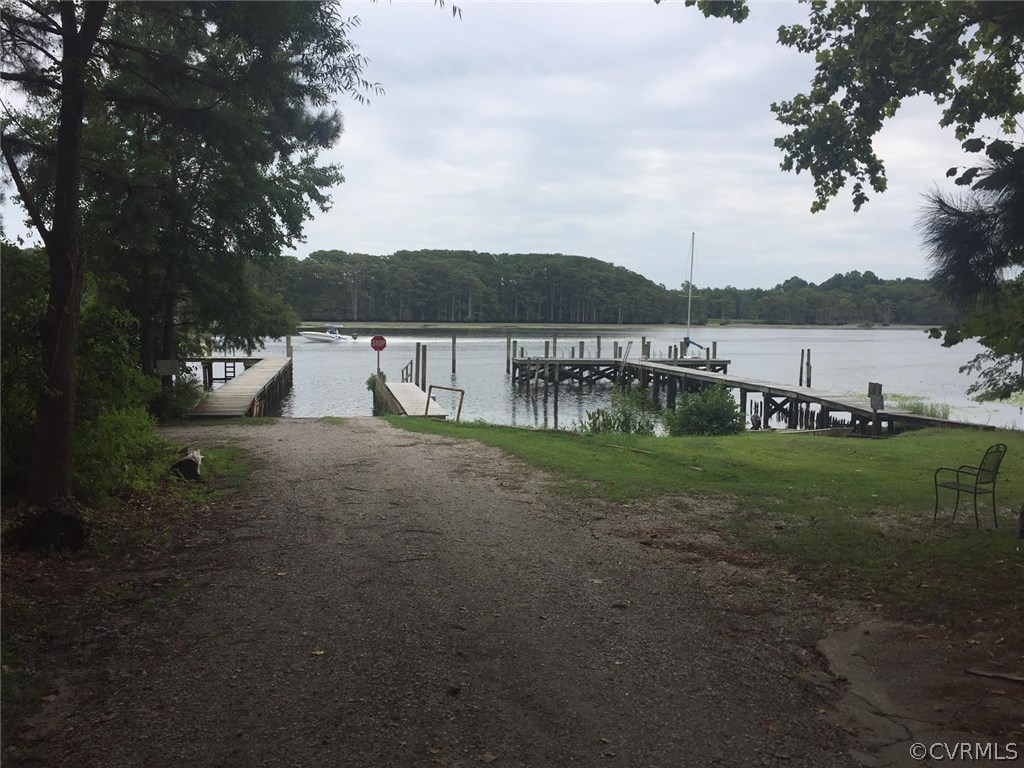 730 West Riverside Drive Lanexa, VA 23089 - Photo 6 of 8 Community boat slip
