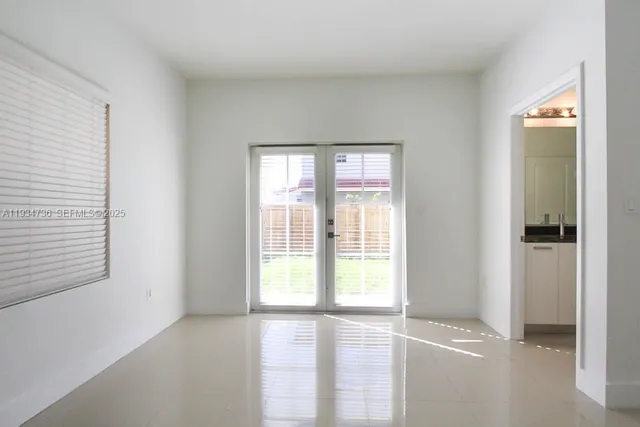 $4,500 | 15670 Southwest 11th Terrace, Miami, FL 33194