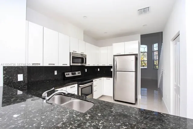 $4,500 | 15670 Southwest 11th Terrace, Miami, FL 33194