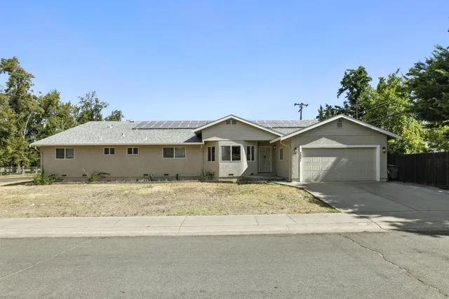 $2,375 | 2051 56th Avenue, Sacramento, CA 95822