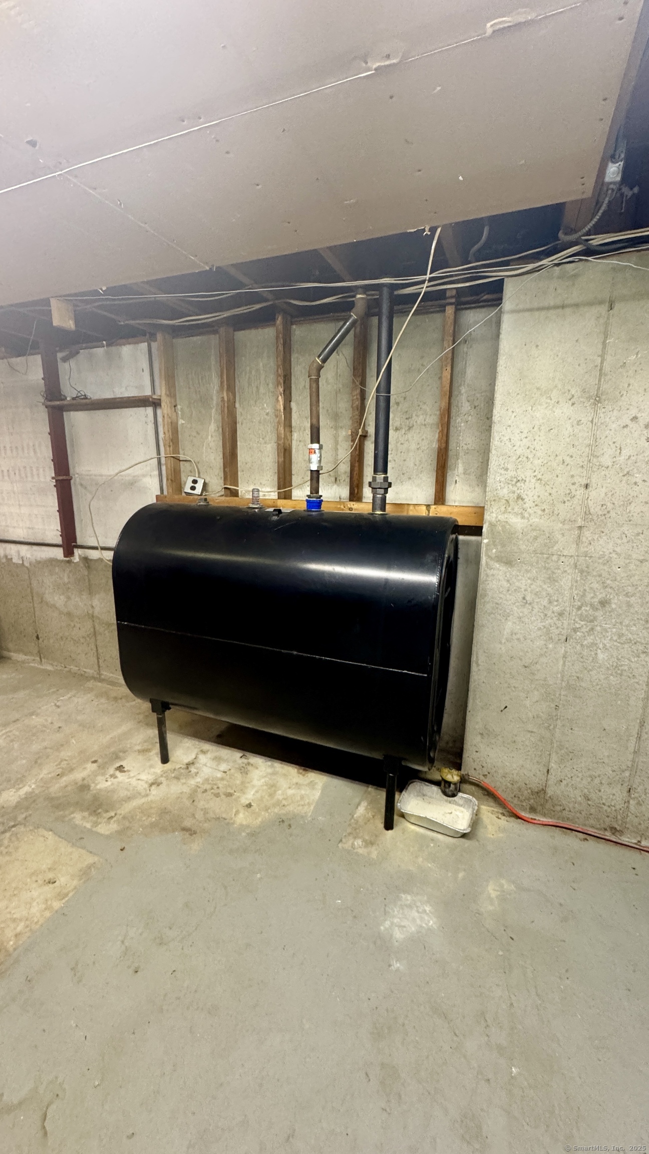 30 Mountain Road Danbury, CT 06810 - Photo 26 of 35 a room with a bed and a window