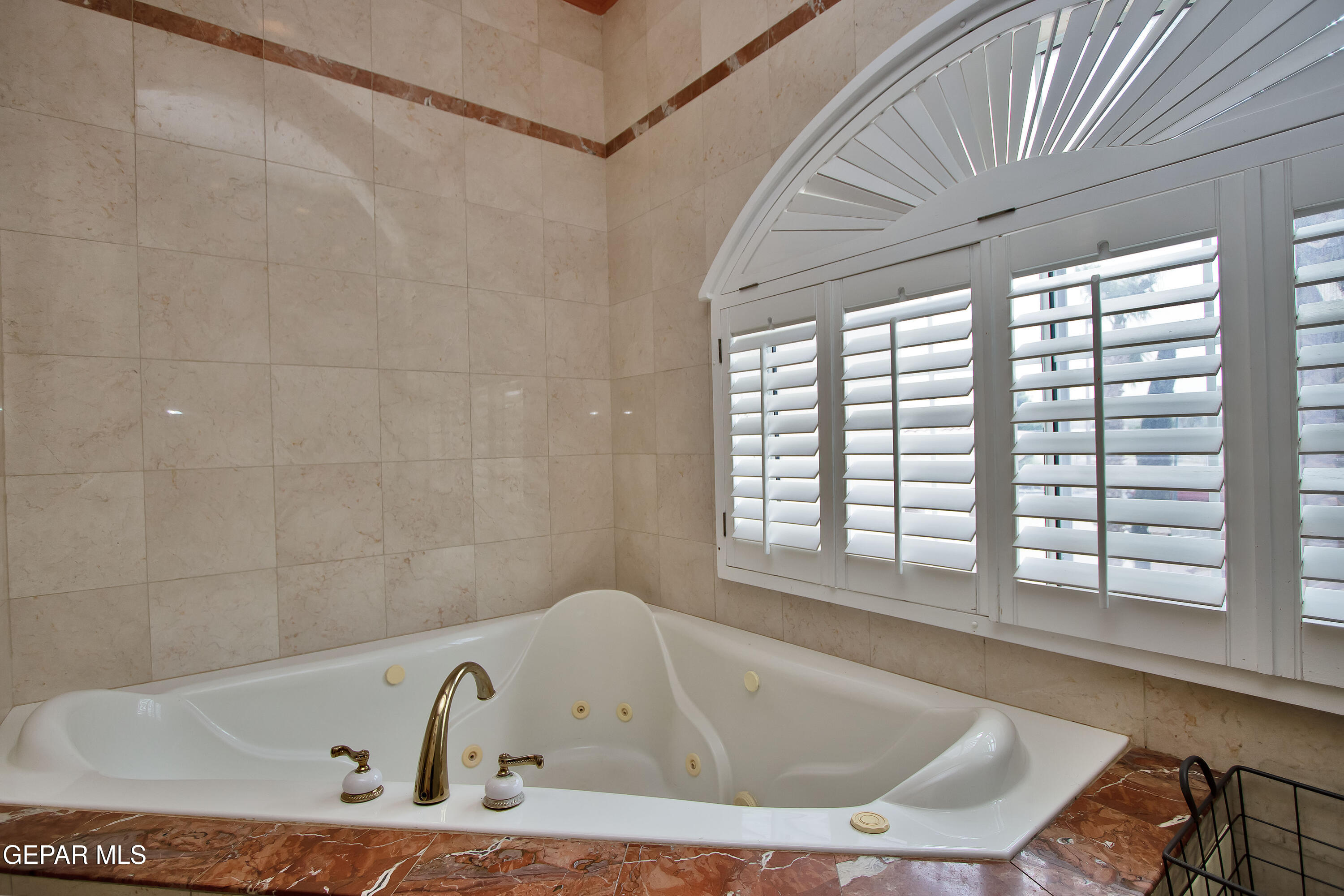 861 Country Club Road El Paso, TX 79932 - Photo 86 of 104 Master Bathroom