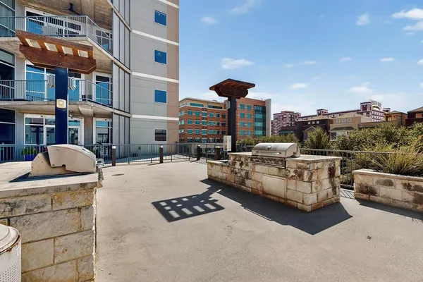 $435,000 | 1001 Belleview Street, Unit 505, Dallas, TX 75215