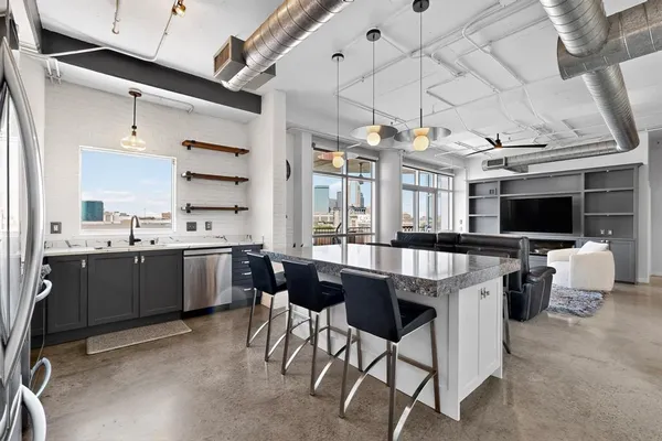 $435,000 | 1001 Belleview Street, Unit 505, Dallas, TX 75215