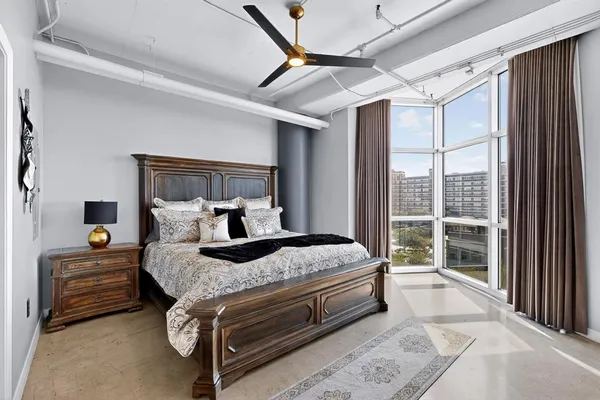 $435,000 | 1001 Belleview Street, Unit 505, Dallas, TX 75215