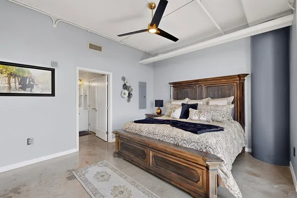 $435,000 | 1001 Belleview Street, Unit 505, Dallas, TX 75215