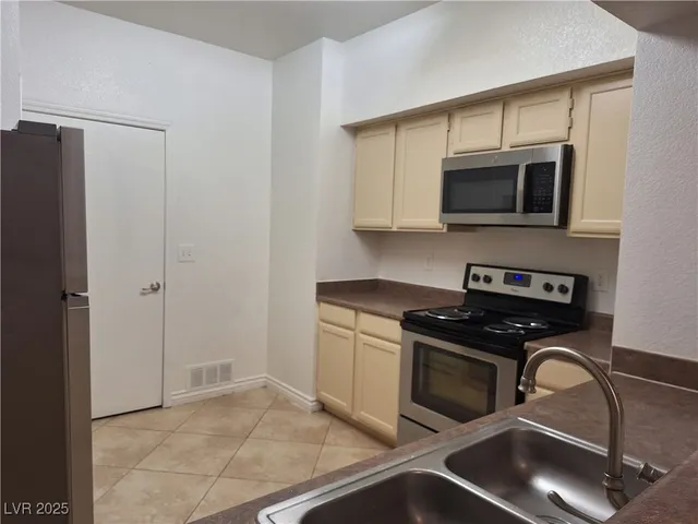 $1,500 | 9620 West Russell Road, Unit 1135, Las Vegas, NV 89148
