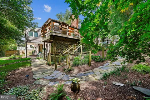 $1,150,000 | 10700 Keswick Street, Garrett Park, MD 20896
