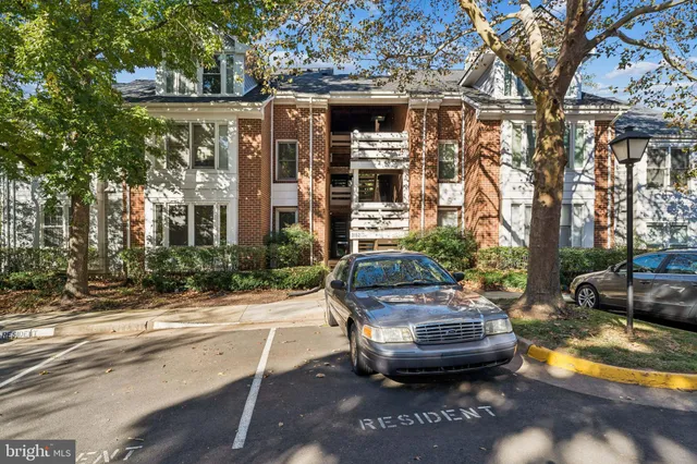 $2,450 | 3152 B Covewood Court, Falls Church, VA 22042