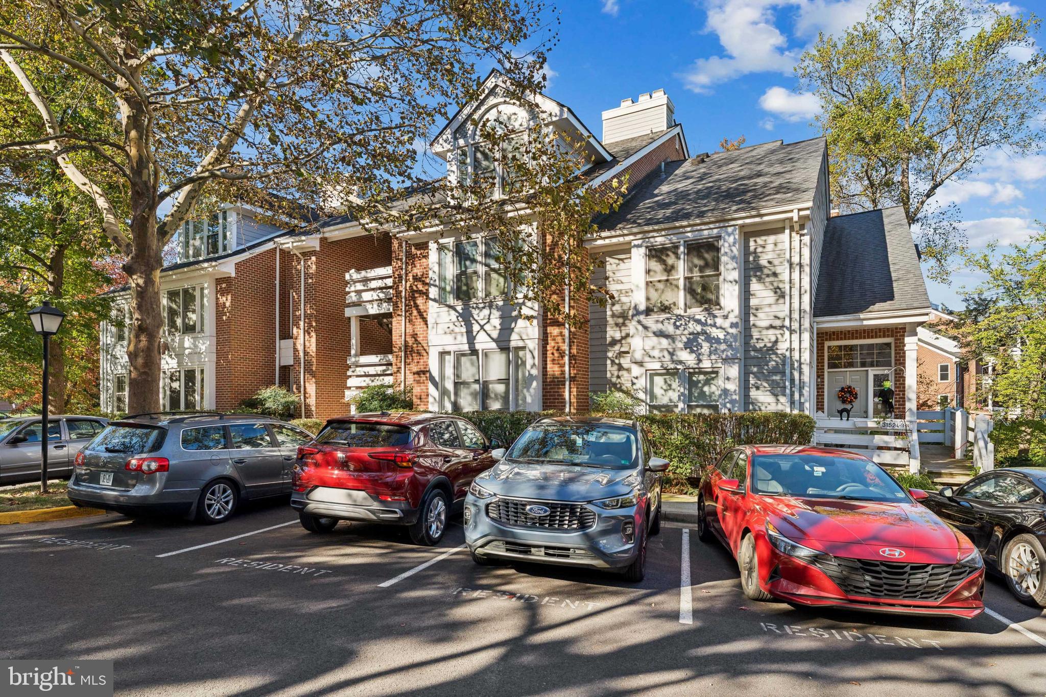 3152 B Covewood Court Falls Church, VA 22042 - Photo 26 of 26 a view of a cars parked in front of a building