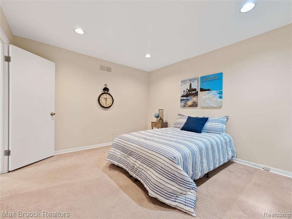 4899 Wye Oak Road Bloomfield Hills, MI 48301 - Photo 18 of 23