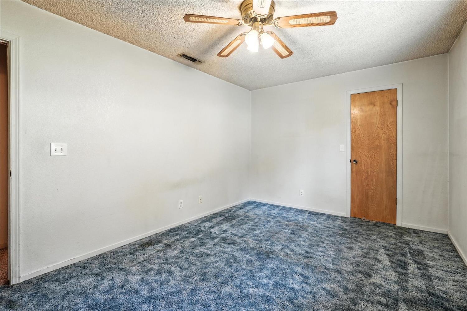 5783 Chowchilla Mountain Road Mariposa, CA 95338 - Photo 31 of 43 a view of an empty room