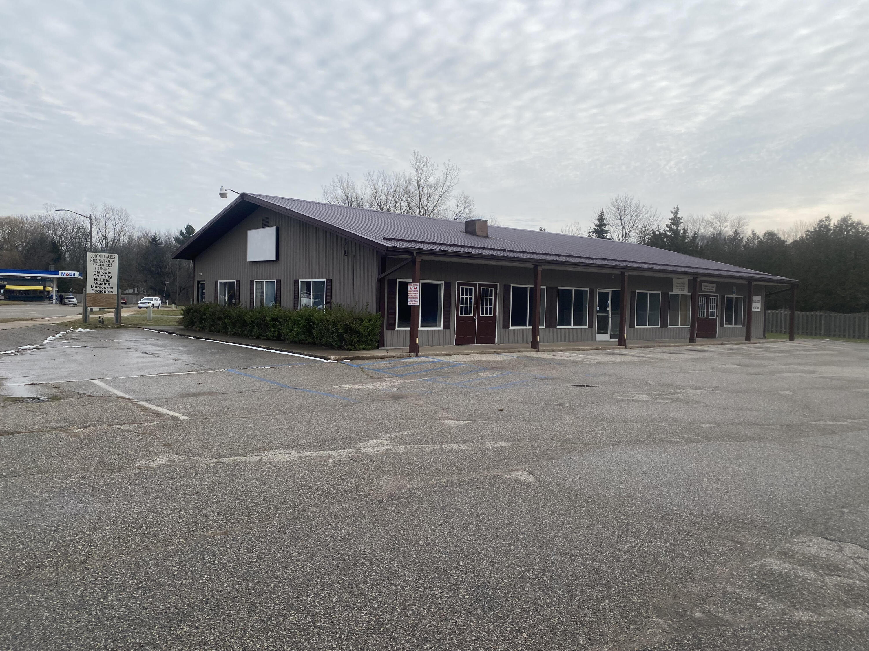 600 Riley Street Holland, MI 49424 - Photo 2 of 37 Retail
